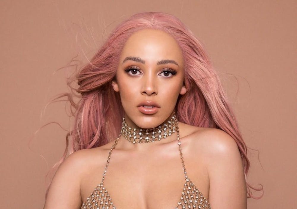 7 Latest Pictures of Doja Cat Without Makeup - Yours Daily News.